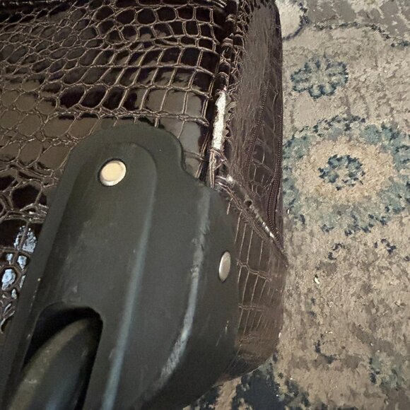 David Jones Crocodile Embossed Rolling Bag - Picture 9 of 10
